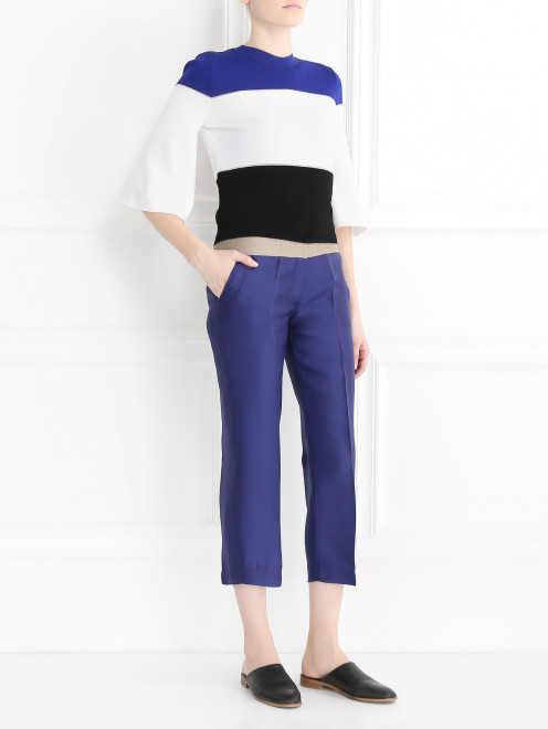 Укороченные брюки  из шелка с контрастным поясом  - Модель Общий вид