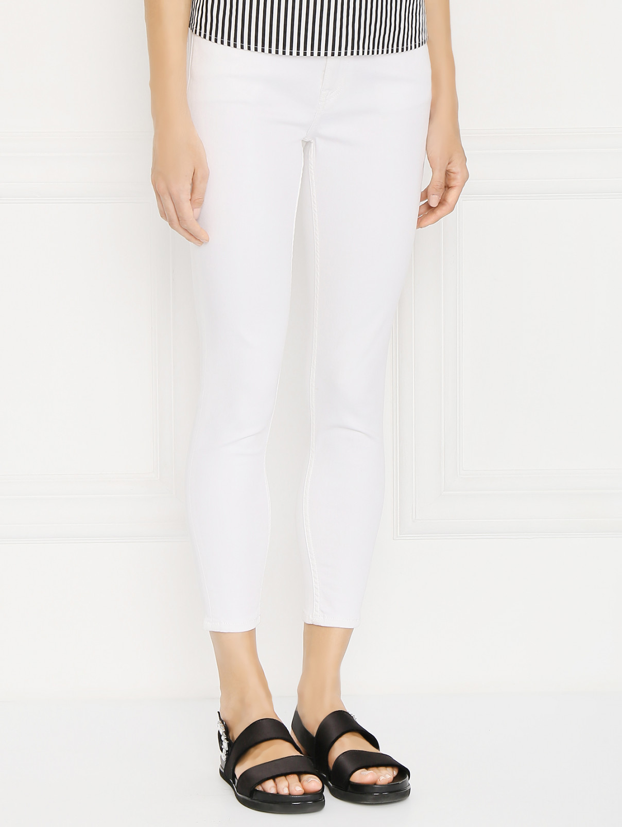 Джинсы из светлого денима зауженного кроя Tommy Jeans  –  МодельВерхНиз  – Цвет:  Белый