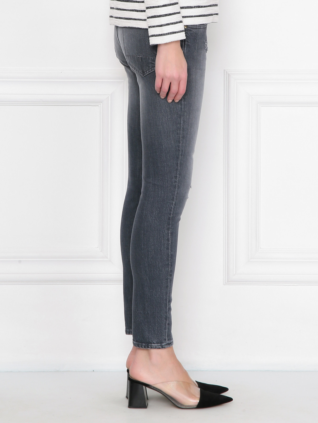 Укороченные джинсы с потертостями True NYC  –  МодельВерхНиз2  – Цвет:  Серый