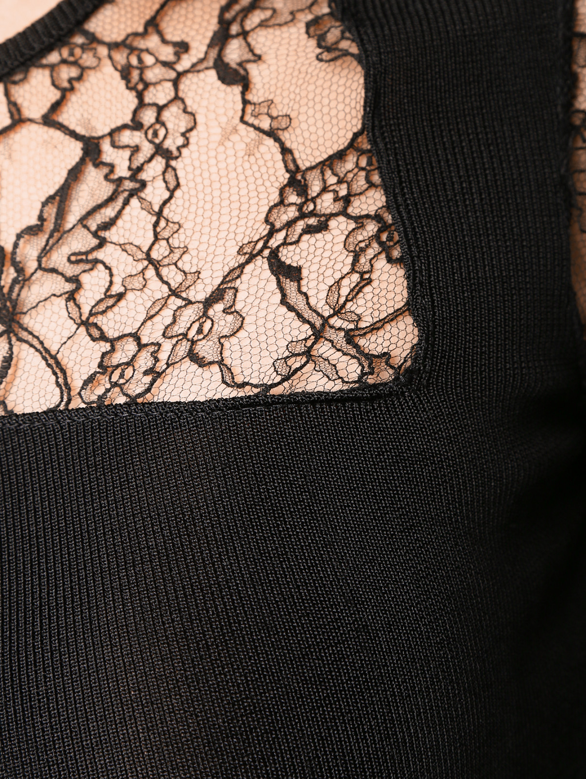 Трикотажное платье-макси с кружевными рукавами 3/4 Lil pour l'Autre  –  Деталь  – Цвет:  Черный